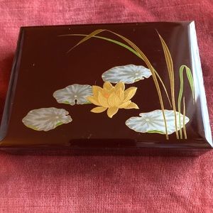 Vintage purse tissue box with mirror